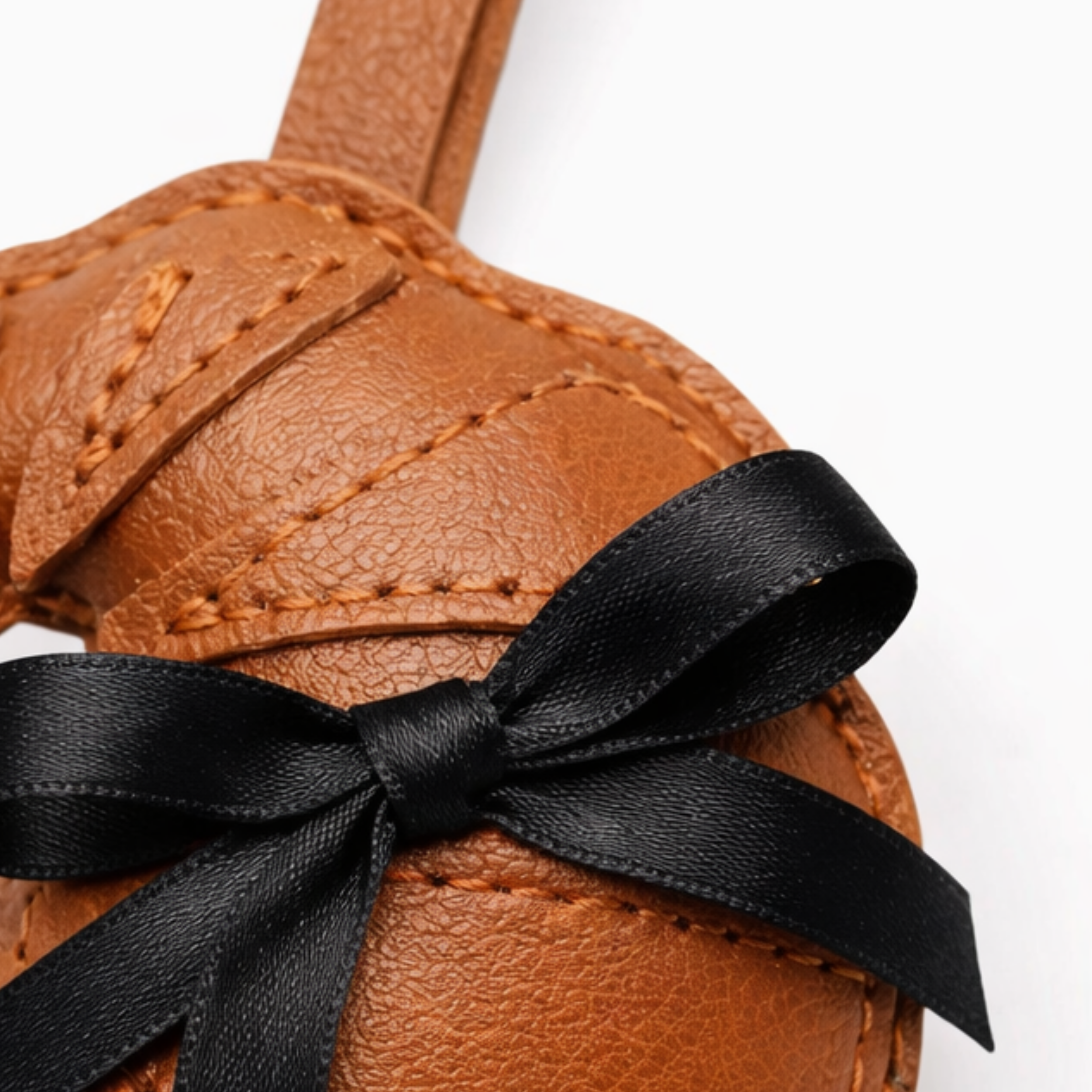 Croissant handtas bedel - zwarte strik